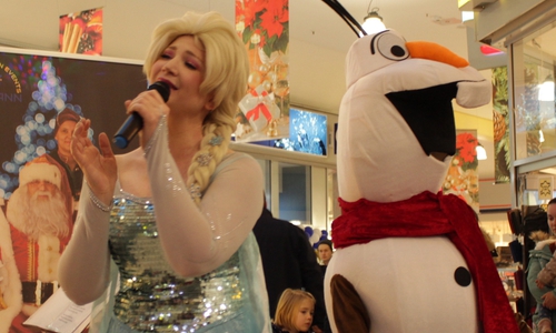 Elsa und Olaf waren zu Besuch im Forum. Foto: Julia Seidel
