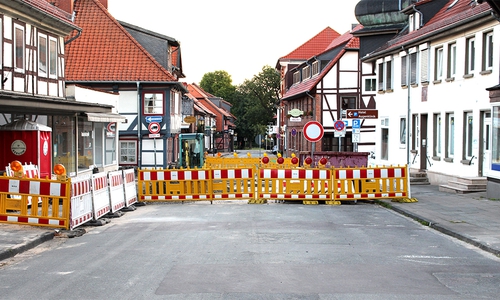 In der Bahnhofstraße müssen die Fernwärmeleitungen erneuert werden. Foto: André Ehlers
