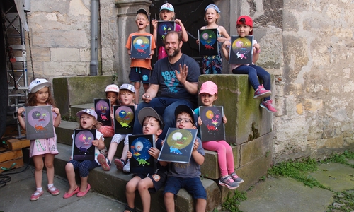 Kunstforscher treffen den Künstler Christof Mascher (Städtische Galerie Wolfsburg). Foto: Stadt Wolfsburg