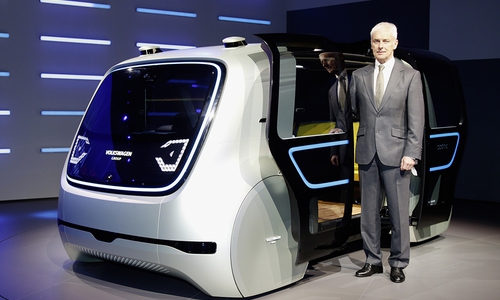 Vorstandvorsitzender des Volkswagen Konzerns Matthias Müller präsentierte Sedric. Foto: Volkswagen