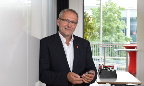 Der 1. Bevollmächtigte der IG Metall Wolfsburg, Hartwig Erb, ist zufrieden. Foto: IG Metall 