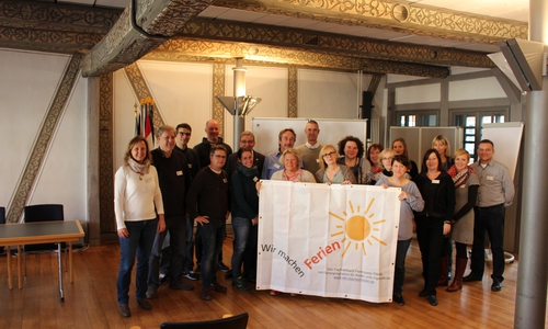 Teilnehmer aus ganz Deutschland, der Schweiz und Österreich tauschen sich über Ferienprogramme aus Foto: Bernd Dukiewitz