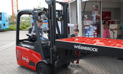 Auch in diesem Jahr lädt der Aktionstag Verkehr und Logistik zum Ausprobieren ein. Fotos: Agentur für Arbeit
