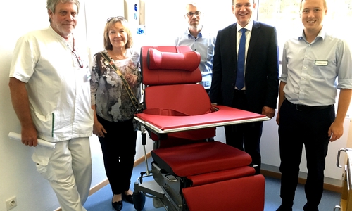 Dr. Randall S. Thomas, Leitender Arzt der NFR, Regionalgeschäftsführerin Adelheid May,  Prof. Dr. med. Mark Obermann, Direktor des Zentrums für Neurologie und zugleich Ärztlicher Direktor der Asklepios Kliniken Schildautal, Seesens Büregrmeister Erik Homann, Schildautal-Kliniken-Geschäftsführer Christian Lorch (v. li.). Fotos: Asklepios Harzkliniken GmbH