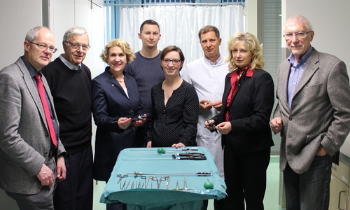 Die Vertreter des Lions Club vor Ort im Krankenhaus. Foto: Lions Club