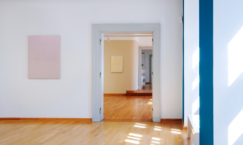 Die Arbeiten von Marianna Uutinen wandeln sich, je nach Blickwinkel. Foto: Janina Snatzke