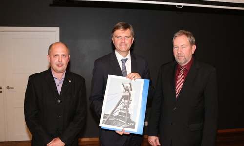 Auf Einladung des MIT-Kreisverbandes Goslar kam Uwe Schünemann, MdL und ehemaliger Innenminister, zu einem gut besuchten Vortrag nach Goslar in den Kaisersaal des "Schiefer". Foto: Skorzinski