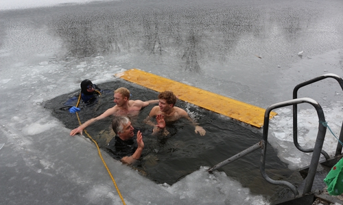 Eisbaden im Fümmelsee, Foto: Robert Braumann
