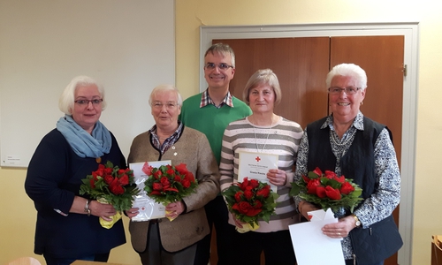 Von links: Ilona Rudat, Ortsbürgermeisterin Hiltrud Bayer, Vorsitzender Holger Neumann, Gisela Riecke, Renate Koffmane. Foto: DRK