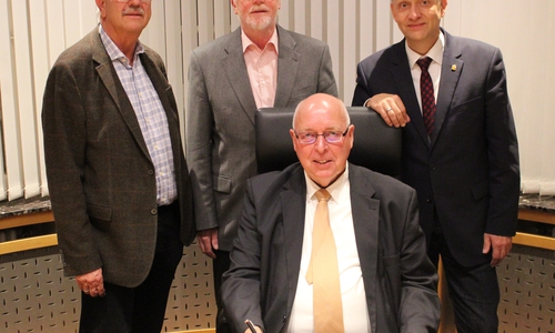 Karl-Heinz Linnert, Bernd Kielhorn, Friedhelm Seffer, Klaus Saemann (v. li.). Foto: Stadt Peine