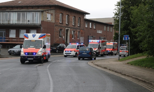 Feuerwehr und Rettungsdienst eilten zum Kindergarten Pusteblume. Foto: R. Karliczek