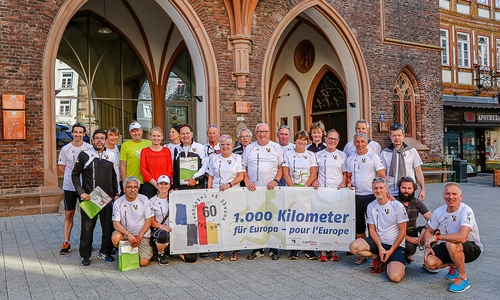 Am zweiten Tag legten die Läufer und Radfahrer sieben Etappen bis Montabaur zurück. Fotos: Thorsten Raedlein