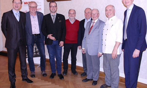 Von links: Matthias Kunze-Düker, Joachim Schmidt, Dr. Tim Faustmann, Wolfgang Kettler, Michael Heinemann, Wolfgang Schmidt, Thorsten Kowohl und Christoph Plett MdL. Foto: Andreas Sobotta
