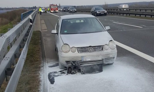 Ersthelfer konnten das Fahrzeug löschen. Foto: Marcus Peters, Gemeindebrandmeister Cremlingen