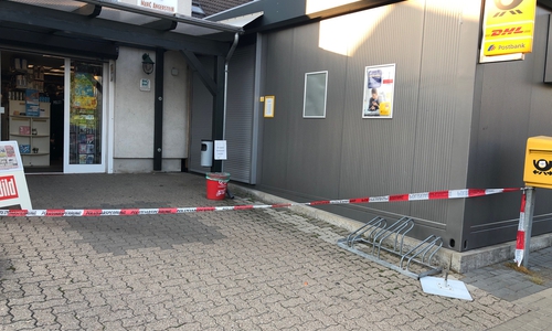 Die unbekannten Täter flüchteten zunächst mit dem Auto eines Kunden. Foto: Werner Heise