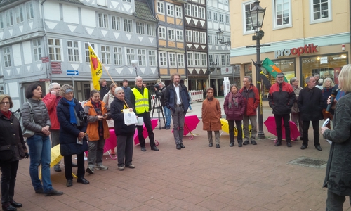 Die Mahnwache macht Pause. Foto:  Bischoff