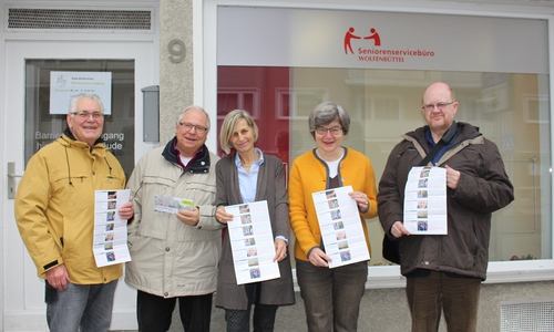 Horst Luthien (Seniorenbeirat), Werner Schmitzer (organisiert die Harzfahrt)
Anette Müller-Damrath (Seniorenservicebüro), Siegrid Schaper (Stadtbücherei) und Hans-Andreas Meyer (Arbeitsgemeinschaft der Seniorenkreise im Landkreis Wolfenbüttel), Foto: Jan Borner
