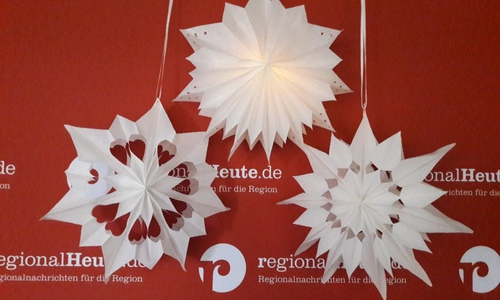 Die zarten Papiersterne sind blitzschnell gebastelt. Fotos: Nicole Wiedemann