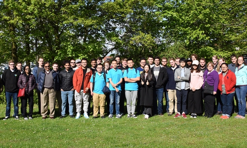 Eine bunt gemischte Truppe traf sich zur Internationalen Sommeruniversität auf dem Campus Wolfenbüttel der Ostfalia. Foto: Ostfalia