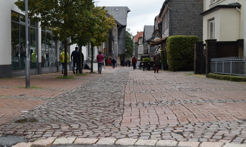 Die Bäckerstraße soll nach Konzept der Stadtverwaltung von der Hoken- bis zur Münzstraße neu gepflastert werden. Foto: Stadt Goslar