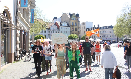 Etwa 60 Teilnehmer beteiligten sich am "Global Marijuana March" in Braunschweig. Fotos: Jan Borner