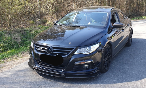 Das Sportfahrwerk dieses Autos ist nicht zugelassen worden. Fotos: Polizei