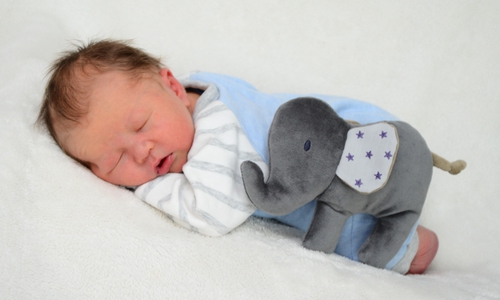 Wir freuen uns über die Geburt von Sam Luka Heinze. Foto: babysmile24.de
