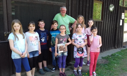 Schüler der Grundschule Jürgenohl besuchten im Rahmen eines Vielfaltprojekts den Tierschutzverin Goslar und Umgebung e.V. Foto: Christiane Neumann