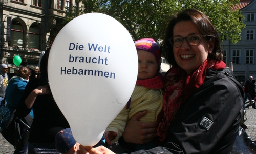 Die Geburtenrate nimmt weiter zu, als Konsequenz verschärft sich der Hebammenmangel weiter. Symbolbild: Anke Donner