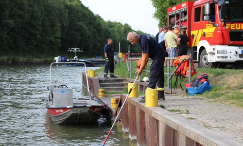 Mit einer solchen Tierrettungsschlinge werden die Tiere aus ihrer misslichen Lage befreit. Fotos/Video: Sandra Zecchino