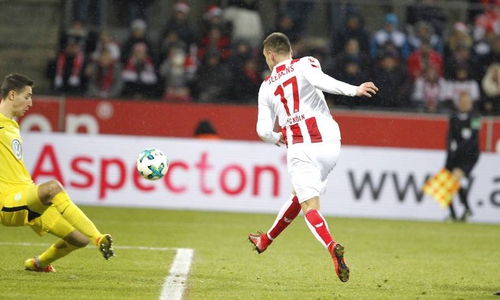 Beim 1:0 durch Christian Clemens hatte Koen Casteels keine Chance. Foto: imago/mika