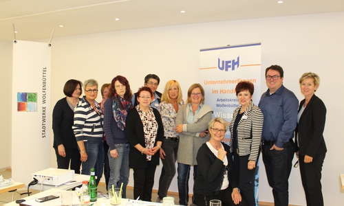 Referent Werner Heise zu Gast bei den Unternehmerfrauen des Handwerks Wolfenbüttel. Foto: Stadtwerke Wolfenbüttel