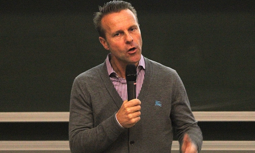 Referierte vor Vertretern seiner Zunft: Peter Gagelmann. Foto: Frank Vollmer