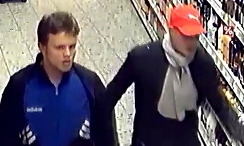 Das Bild aus der Überwachungskamera führte zur Ermittlung der Tatverdächtigten. Foto: Polizei Wolfsburg