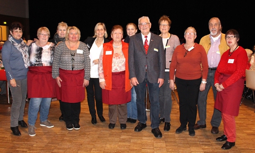 Das Seniorenservicebüro und der Seniorenbeirat in der Stadt Wolfenbüttel luden zur Seniorenweihnachtsfeier in die Lindenhalle ein. Fotos: Marian Hackert