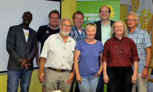Teilnehmer am GRÜNEN Dialog zum Thema Insektenschutz (von links): Samuel Seferino, Michael Boos, Hilmar Nagel, Andre Hinrichs, Christiane Wagner-Judith, Christian Meyer, Irmela Wrede, Holger Barkhau. Foto: Bündnis 90/Die Grünen Ortsverband Samtgemeinde Sickte