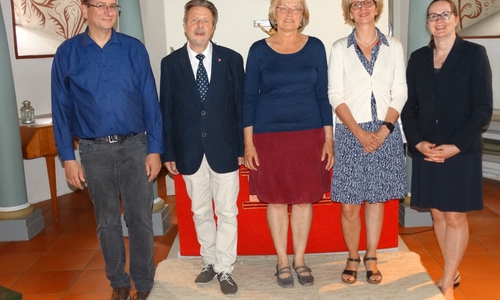 Der neue Kirchenvorstand der Kirchengemeinde Sickte mit Neuerkerode: Frank Bauer, Detlev Hager, Ingrid Hilpert, Annerose Pape-Maier und Jane Welsch; erst später können  eingeführt werden: Daniela Albrecht und Annika Thoretz. Foto: Andreas Riekeberg 