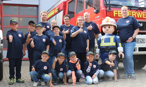 In Schladen wurde am Samstag die Kinderfeuerwehr "Löschlöwen" gegründet. Fotos: Anke Donner 