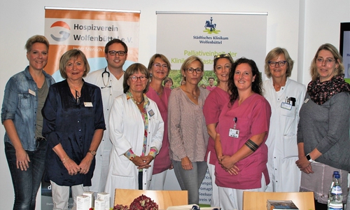 Das Team der Palliativeinheit des Städtischen Klinikums und der Hospizverein Wolfenbüttel laden zu einer gemeinsamen Veranstaltung im Rahmen des Welthospiztags ein. Foto: Städtisches Klinikum Wolfenbüttel