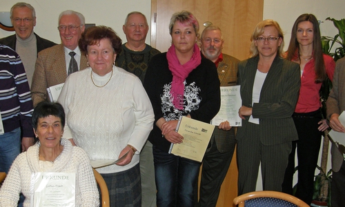 Ehrung im Cafe´CAP, Wagenplaketten. Archivfoto: Achim Klaffehn