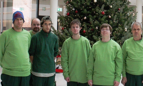 Im Landtag steht ein Neuerkeroder Weihnachtsbaum. Foto: Evangelische Stiftung Neuerkerode