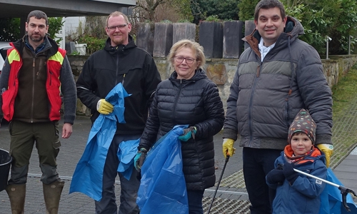 In der Umweltwoche haben alle mit angepackt. Foto: Ortsbürgermeisterin Edelgard Hahn