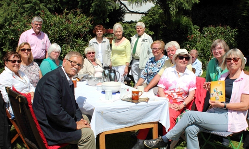 In einem Roklumer Garten fand der Abschluss statt
Foto: privat