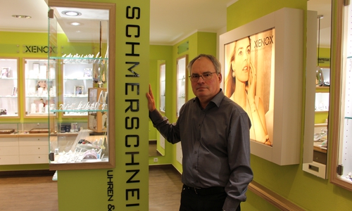 Andreas Schmerschneider in seinem Geschäft. Foto: Christoph Böttcher