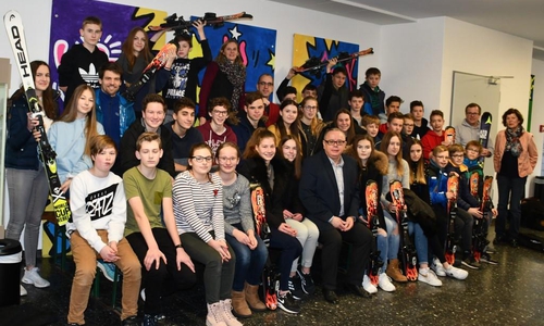 Große Freude herrschte am THG vor dem Aufbruch zur Skifreizeit, die der Ehemaligenverband unterstützt. Foto: privat