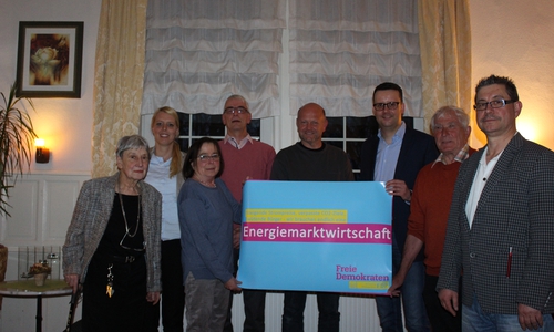 v.l.: Ursula Moldenhauer, Bianca Bärecke, Christiane Sander, Thomas Wüste, Jens Neubert, Christian Grascha, Burkhard Müller und Ralf Ludwig. Foto: Nino Milizia