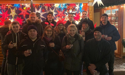 Die Betreuer auf dem Braunschweiger Weihnachtsmarkt.
Foto: FiSch