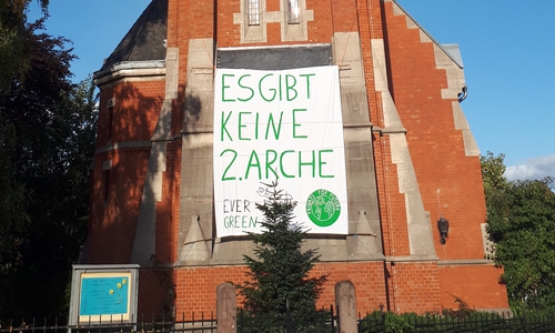 Dieses Plakat wurde entwendet. Foto: Polizei