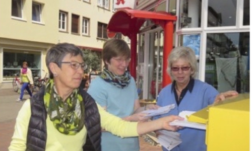 Christiane Döring, Renate Senftleben und Ingrid-Angel-Schwandt (von links) - alle sind Mitglieder der "Werkstatt Solidarische Welt e. V. "  und arbeiten im Weltladen Wolfenbüttel mit. Foto: privat

