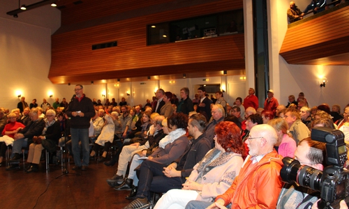 An der Bürgerversammlung zur aktuellen Belegung der ehemaligen Rehberg-Klinik in Sankt Andreasberg nahmen Hunderte Bürger teil. Viele äußerten sich besorgt und formulierten Ängste und Sorgen.